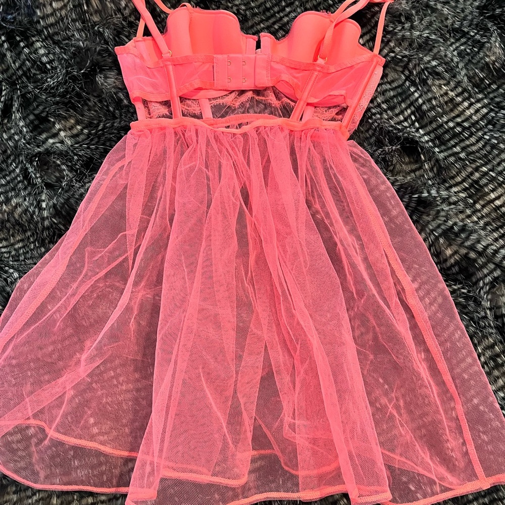 Victoria’s Secret lingerie 34B - Picture 3 of 4